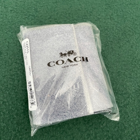 Coach Flip Card Case - Picture 13 of 13